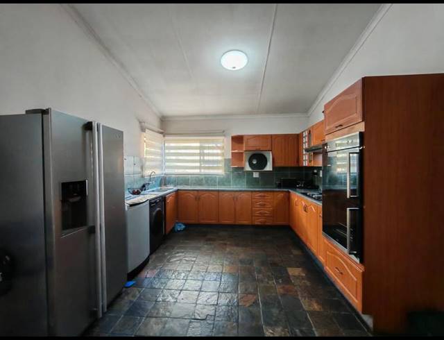 2 BEDROOM HOUSE FOR SALE IN VANDERBIJLPARK CE 5